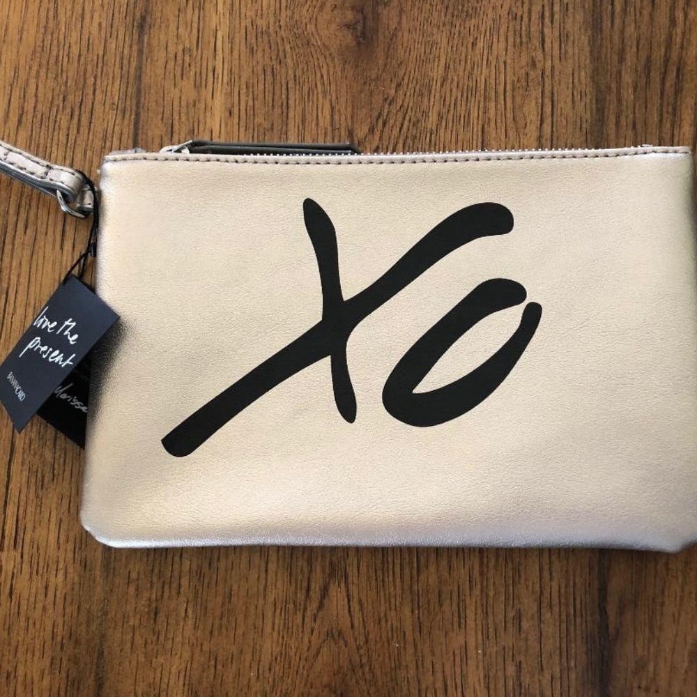 NWT Banana Republic Large Gold Leather Wristlet